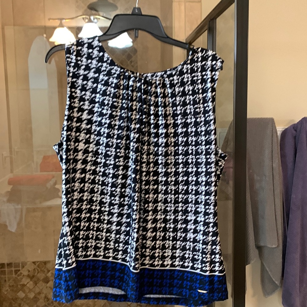 Calvin Klein women's blouse. Size XL